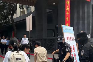 次节发力 浓眉干拔压哨中投 湖人半场反超尼克斯1分